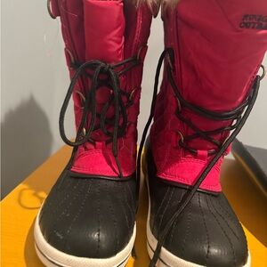 Rugged Outback Kids' Black and Pink Boots